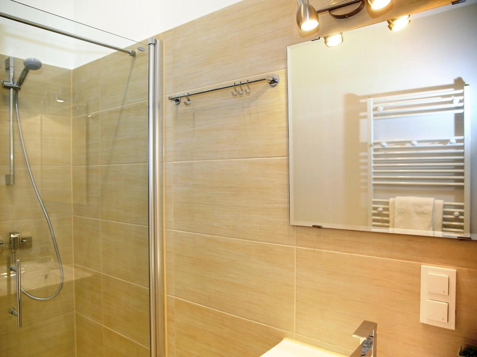 Flatprovider Comfort Eduard Apartment - Contactless Check In Vienna Luaran gambar